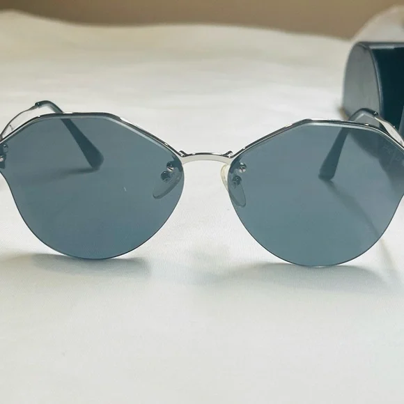 Prada Black Geometric Sunglasses with Case Authentic Made in  display picture 1